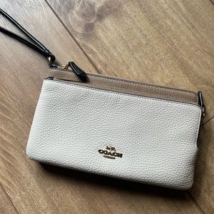 NEW Coach Pebble Leather Double Zip Wallet Wristlet